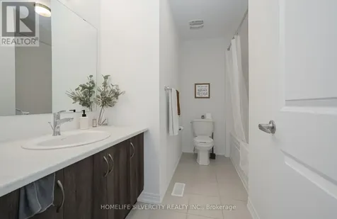 12 Kingsbury Trail Barrie ON L9J 0W9