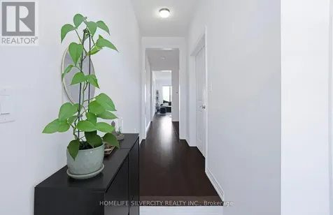 12 Kingsbury Trail Barrie ON L9J 0W9