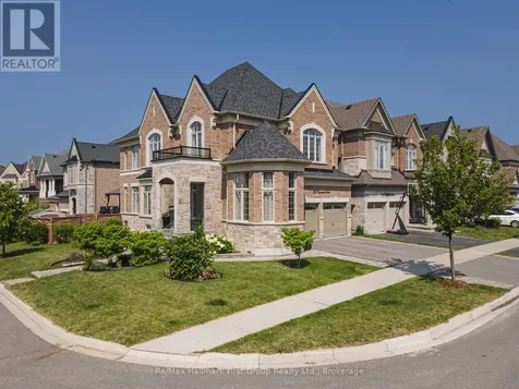 22 Hayeraft Street Whitby ON L1P 0C6