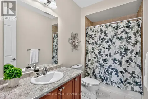 22 Hayeraft Street Whitby ON L1P 0C6