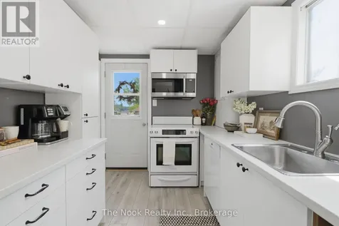 30 Lakeview Avenue Scugog ON L0B 1E0