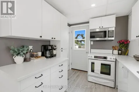 30 Lakeview Avenue Scugog ON L0B 1E0