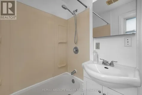 131 Dagmar Avenue Ottawa ON K1L 5T3
