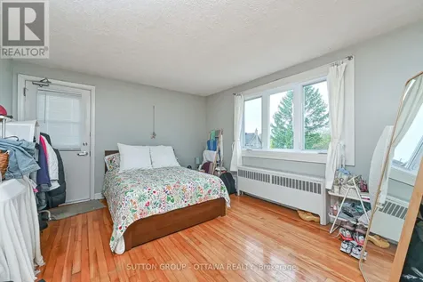 154-156 Dagmar Avenue Ottawa ON K1L 5T2