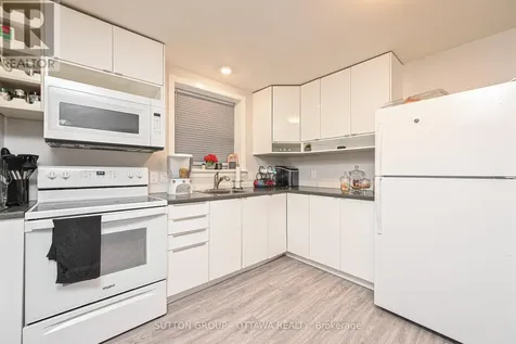 154-156 Dagmar Avenue Ottawa ON K1L 5T2