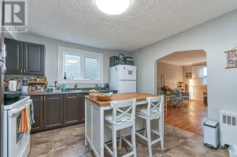 154-156 Dagmar Avenue Ottawa ON K1L 5T2
