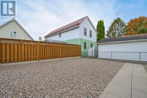 154-156 Dagmar Avenue Ottawa ON K1L 5T2