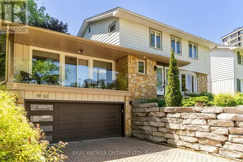 1958 Neepawa Avenue Ottawa ON K2A 3L5