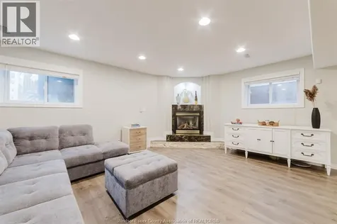 4821 Juliet Crescent Windsor ON N9G 3A6