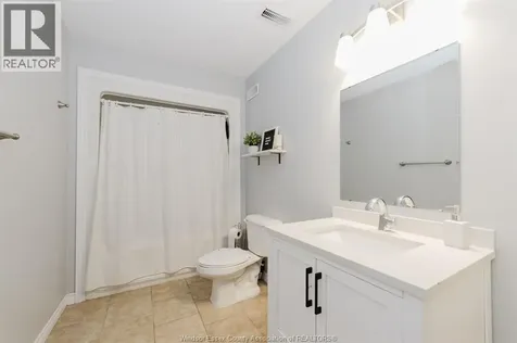 4821 Juliet Crescent Windsor ON N9G 3A6