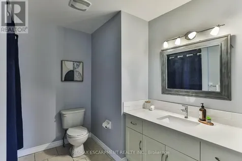 98 Thomas Avenue Brantford ON N3S 7V4