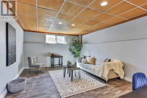 98 Thomas Avenue Brantford ON N3S 7V4