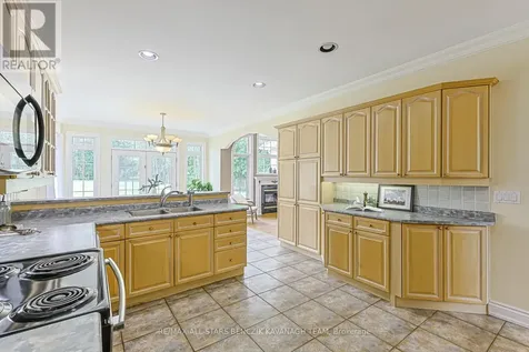 5633 Lakeshore Road Whitchurch-stouffville ON L4A 7X3