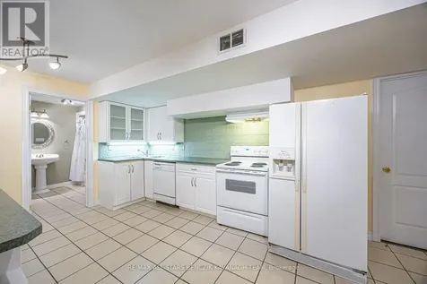 5633 Lakeshore Road Whitchurch-stouffville ON L4A 7X3