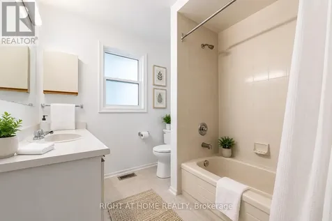 178 Presland Road Ottawa ON K1K 4J7