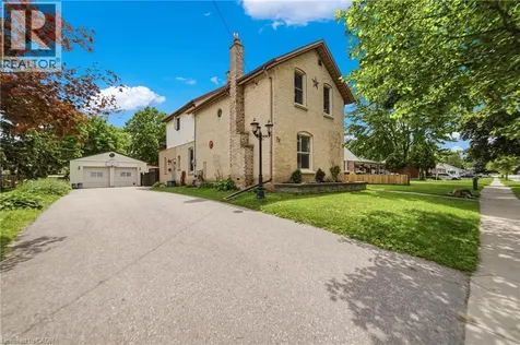 32 Clench Avenue Brantford ON N3T 1B6