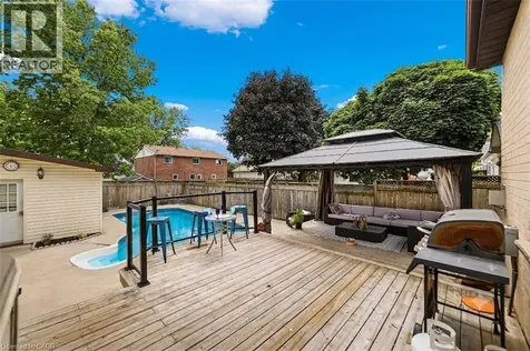 32 Clench Avenue Brantford ON N3T 1B6