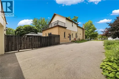 32 Clench Avenue Brantford ON N3T 1B6
