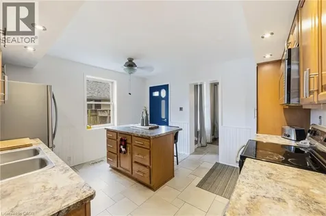 32 Clench Avenue Brantford ON N3T 1B6