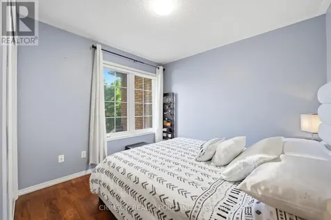 42 Dawson Crescent Milton (om Old Milton) ON L9T 5H9