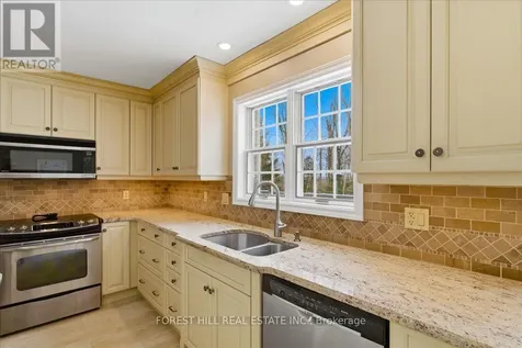1836 Quantz Crescent Innisfil ON L9S 1X2