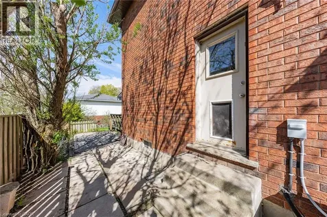 86 Chimney Hill Drive Cambridge ON N1T 1H3