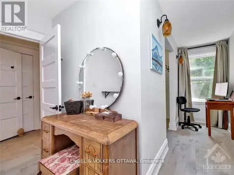 187 Ivy Crescent Ottawa ON K1M 1X9