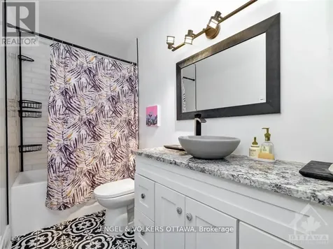 187 Ivy Crescent Ottawa ON K1M 1X9