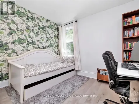 187 Ivy Crescent Ottawa ON K1M 1X9