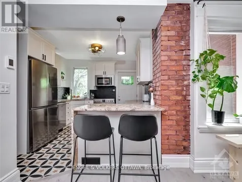 187 Ivy Crescent Ottawa ON K1M 1X9