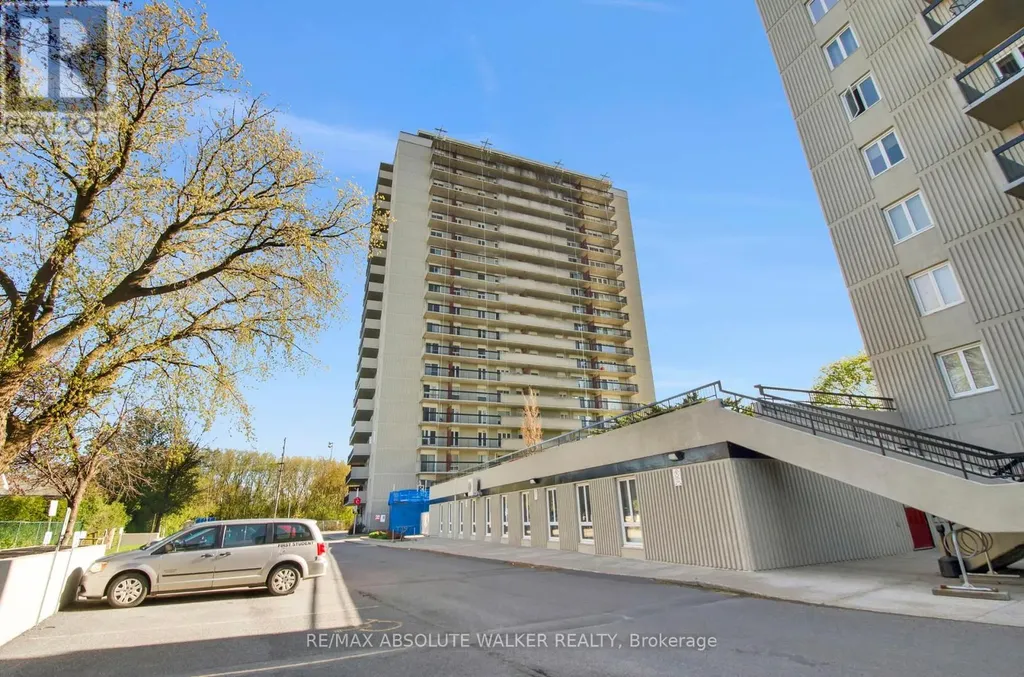 158C Mcarthur Avenue Ottawa ON K1L 8E7