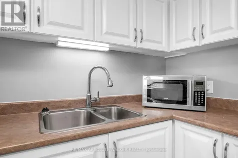 158C Mcarthur Avenue Ottawa ON K1L 8E7