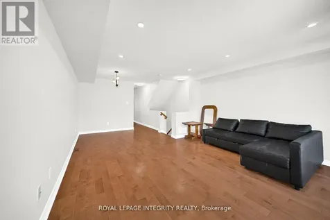 268 Paseo Pvt Private Ottawa ON K2G 4N7