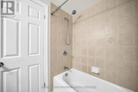 268 Paseo Pvt Private Ottawa ON K2G 4N7