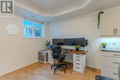 176 Paseo Private Ottawa ON K2G 4N7