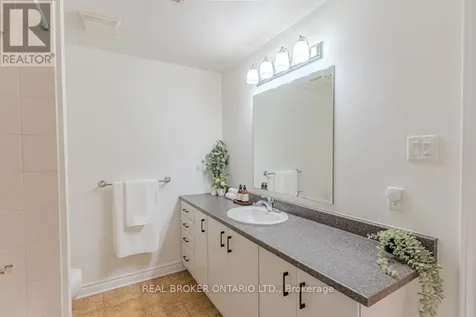 176 Paseo Private Ottawa ON K2G 4N7