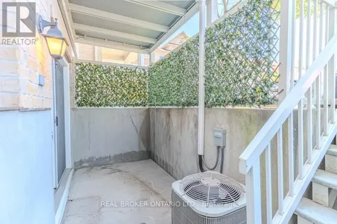 176 Paseo Private Ottawa ON K2G 4N7