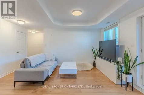 176 Paseo Private Ottawa ON K2G 4N7