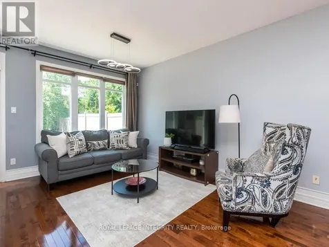 64 Stedman Street Ottawa ON K1T 4G7