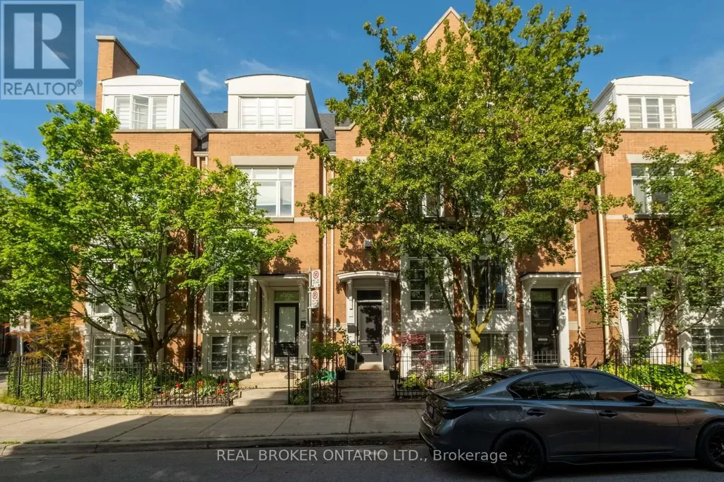 12 East York Avenue Toronto (broadview North) ON M4K 3Z9