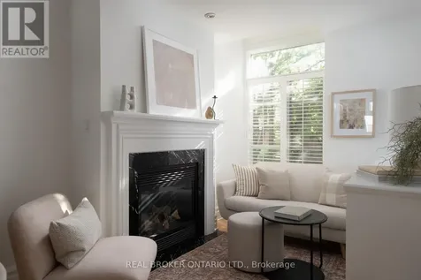 12 East York Avenue Toronto (broadview North) ON M4K 3Z9