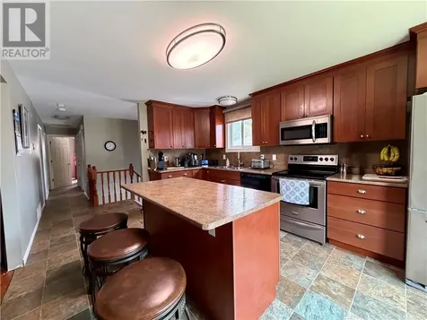 158 Lapointe Street Hanmer ON P3P 1K7