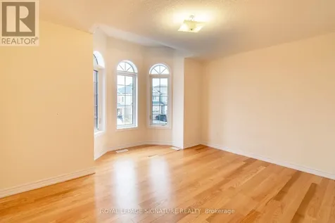 22 Prudhoe Terrace Barrie ON L9S 2Z8