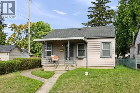 3672 Girardot Windsor ON N9C 1W5
