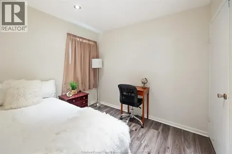 3672 Girardot Windsor ON N9C 1W5