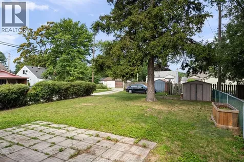 3672 Girardot Windsor ON N9C 1W5