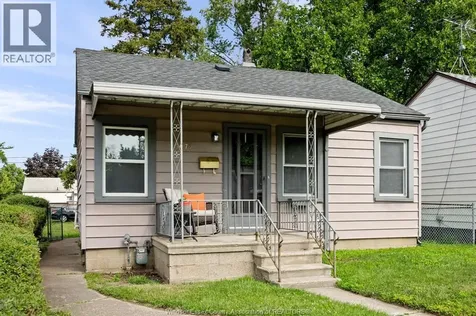 3672 Girardot Windsor ON N9C 1W5