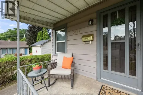 3672 Girardot Windsor ON N9C 1W5