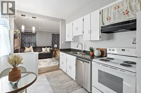 3672 Girardot Windsor ON N9C 1W5