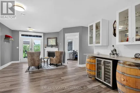 100 Lake Trail Road Ottawa ON K4P 2G2